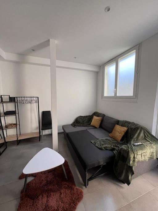 מונטראו-פו-יונה Appartement Idealement Situe מראה חיצוני תמונה