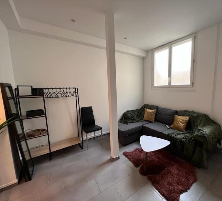 מונטראו-פו-יונה Appartement Idealement Situe מראה חיצוני תמונה