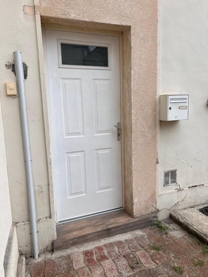 מונטראו-פו-יונה Appartement Idealement Situe מראה חיצוני תמונה